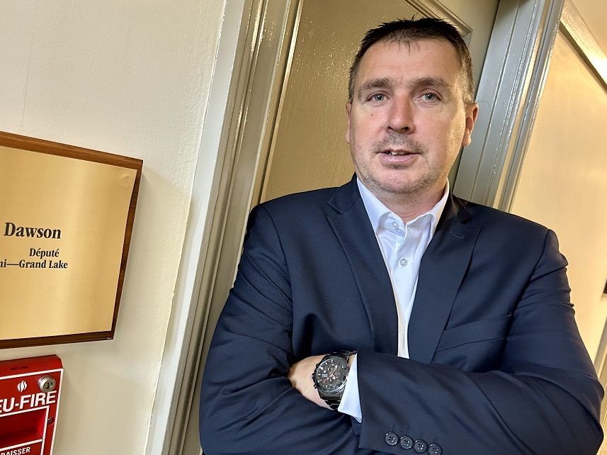 Canadians reject automatic MP raises: poll