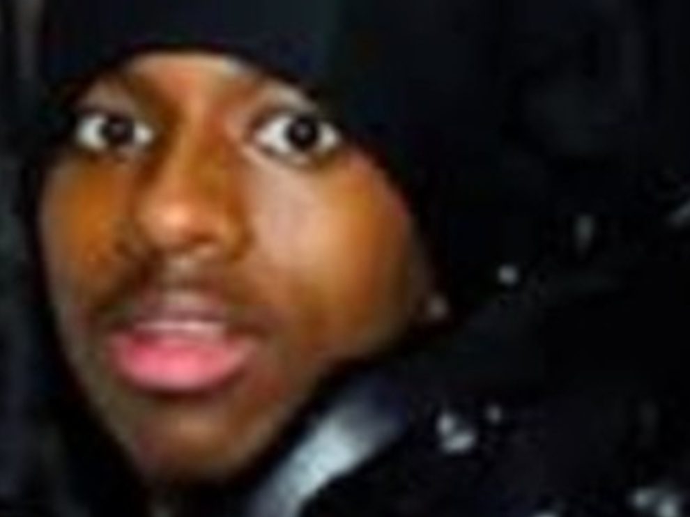  Toronto Police want to identify this male suspect as part of an assault investigation.