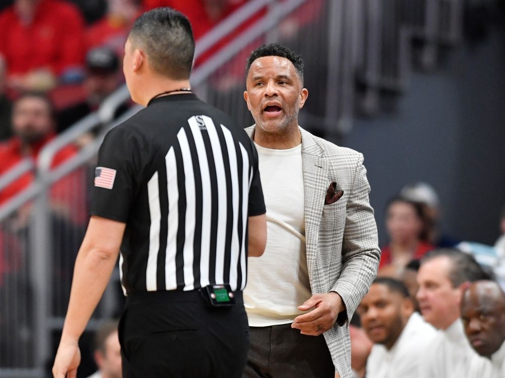 Georgia Tech head coach Damon Stoudamire argues a call with a referee last month.