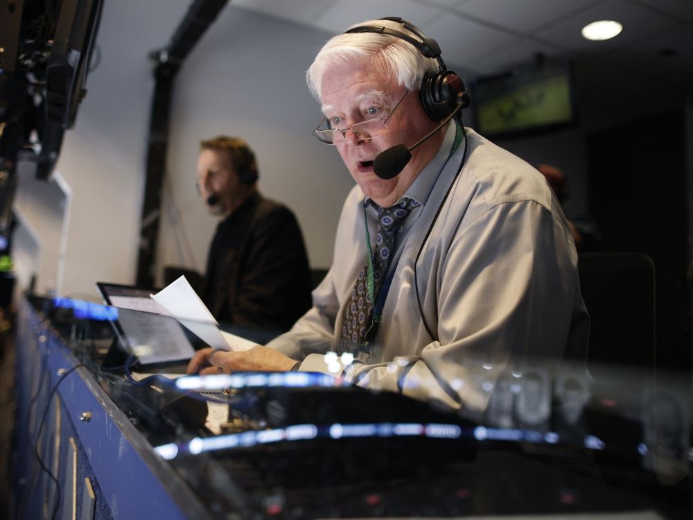 Joe Bowen spills the beans on his final Boston-Toronto Maple Leafs broadcast