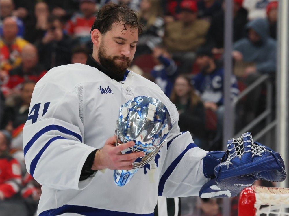 Maple Leafs' Anthony Stolarz hit in throat in warmup, taken to Ottawa hospital