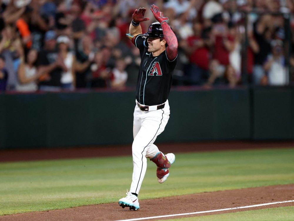 Hoffman surrenders grand slam in 8th, Blue Jays lose 6-2 to Diamondbacks