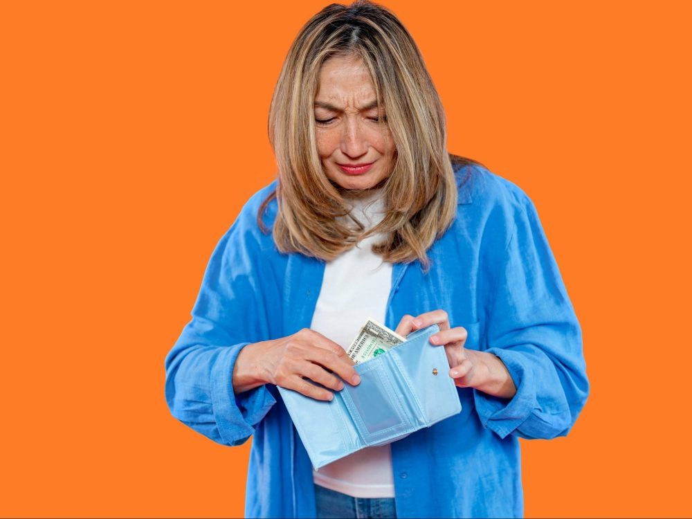 DEAR ABBY: Woman’s wallet empties as boyfriend’s problems pile up