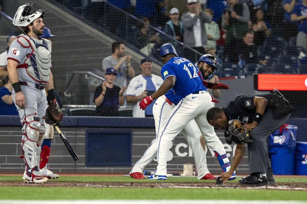 Blue Jays edge Cleveland Guardians to claim back-to-back series wins