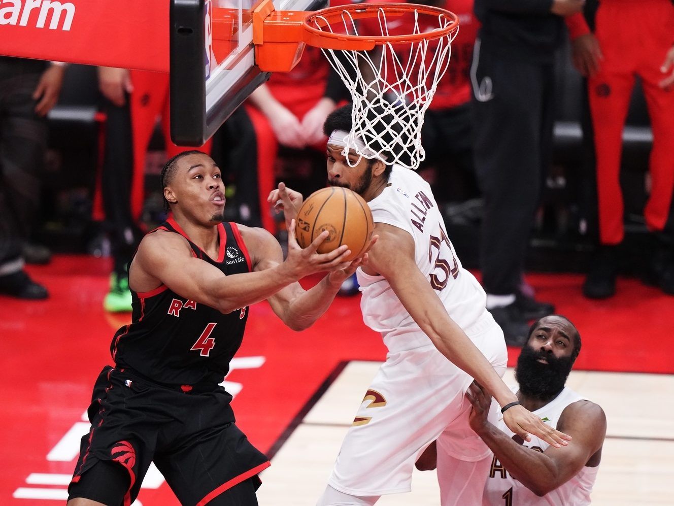 Raptors’ Killer Bs bring the buzz back to series against Cavaliers