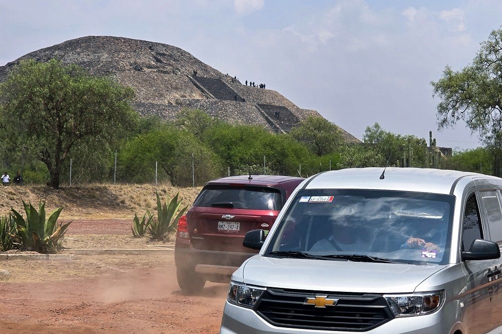 Police officers work on the Pyramid of the Moon at the Teotihuacan archaeological zone following a shooting in Teotihuacan, State of Mexico, on April 20, 2026. A Canadian woman was shot dead on April 20 at the Teotihuacan pyramids archaeological zone in central Mexico by a man who later killed himself, authorities said. 