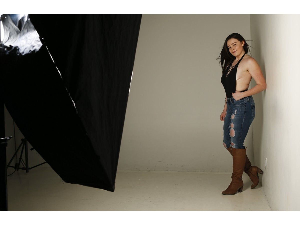 SUNshine Girl Courtney