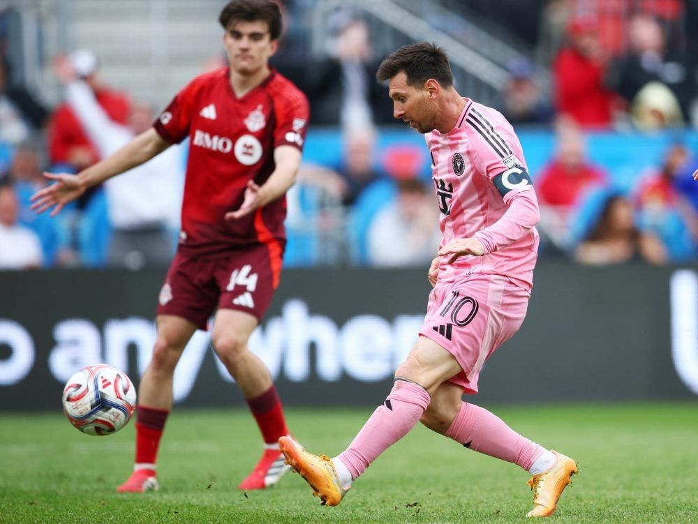 Magic of Messi on display as Toronto puts on World Cup dress rehearsal