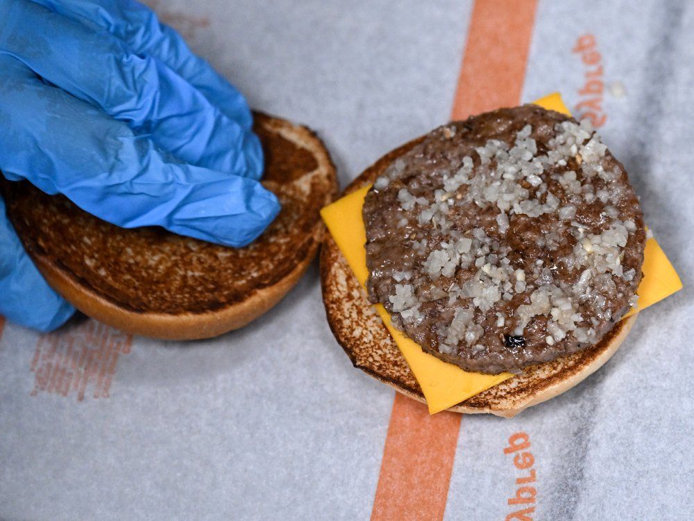 רוסיה-אוקראינה-קונפליקט-כלכלה-MCDONALDS