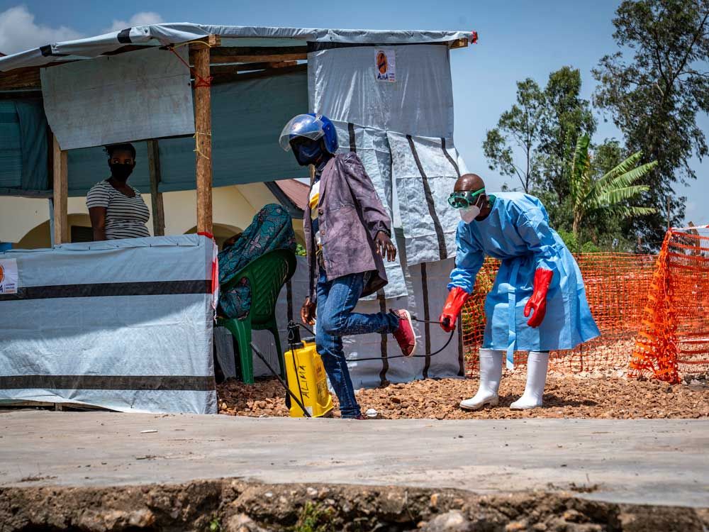 Canada puts restrictions on travellers from Central Africa amid Ebola outbreak