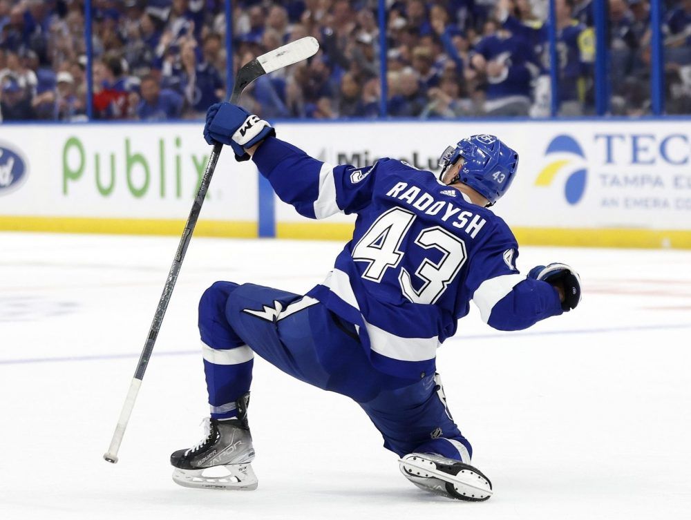 SIMMONS SAYS: Connor McDavid gave Darren Raddysh the thumbs-up 14 years ago