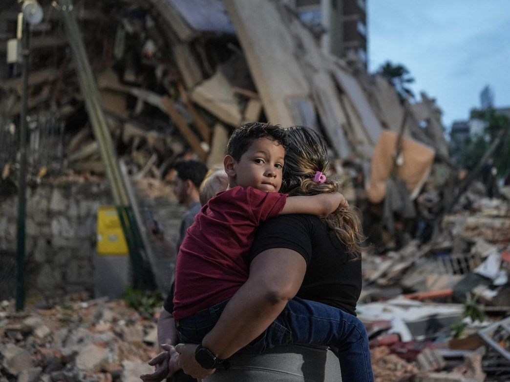 Venezuela earthquakes death toll soars as frantic search underway for survivors