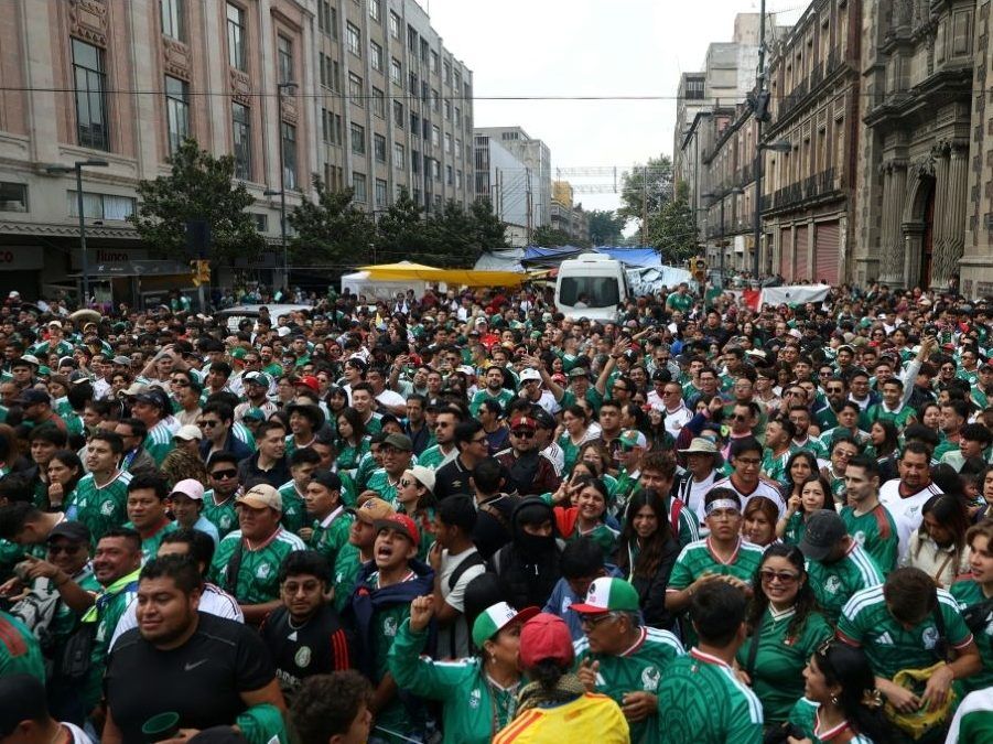 Scuffles at Mexico’s FIFA World Cup fan zone as thousands jostle for entry