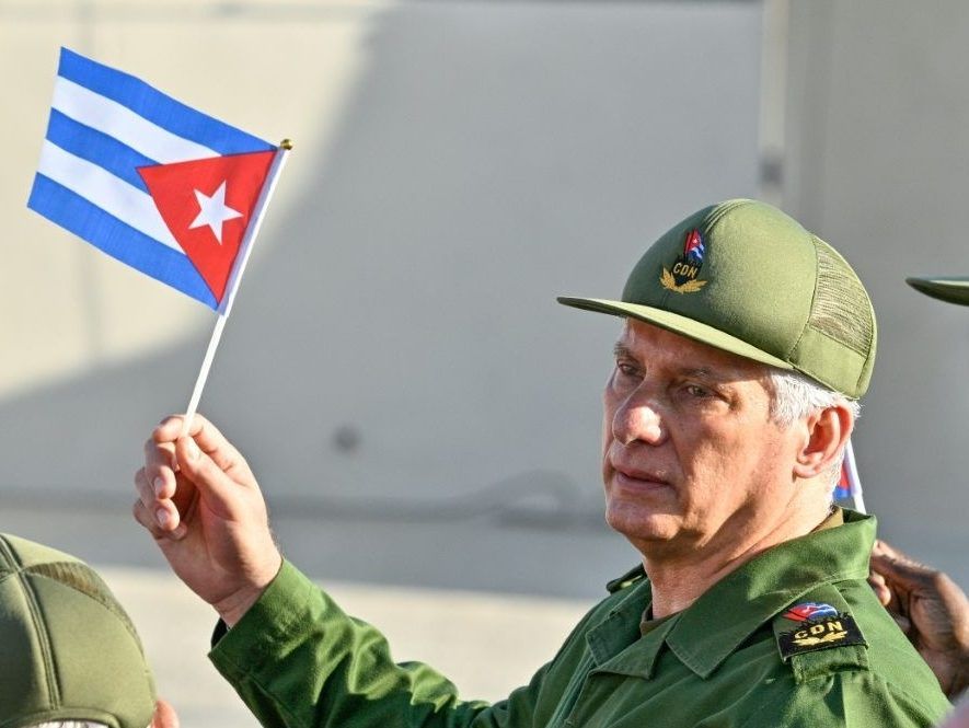 U.S. imposes sanctions on Cuban president, Castro family members