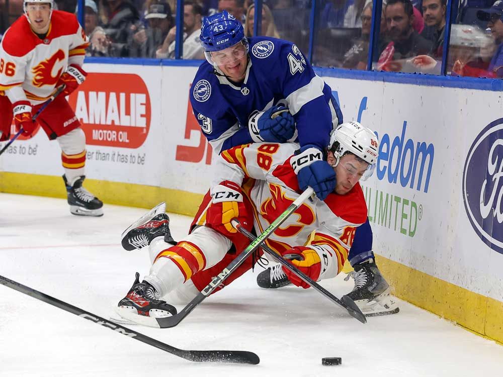 Maple Leafs finalize sign-and-trade for Darren Raddysh