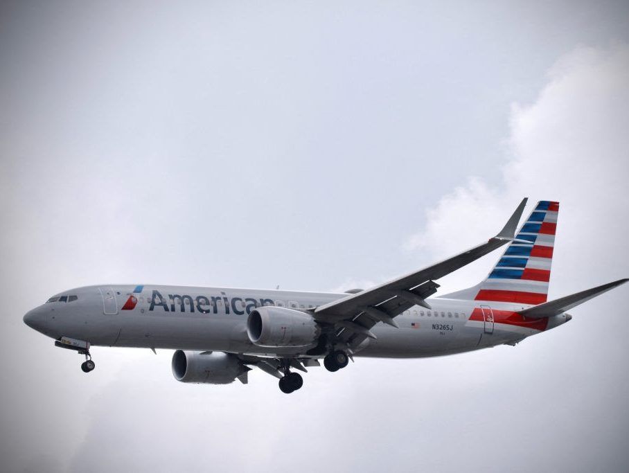 Rowdy passenger bites fellow flyer on flight to Philadelphia: ‘HE’S TRYING TO FIGHT EVERYBODY’
