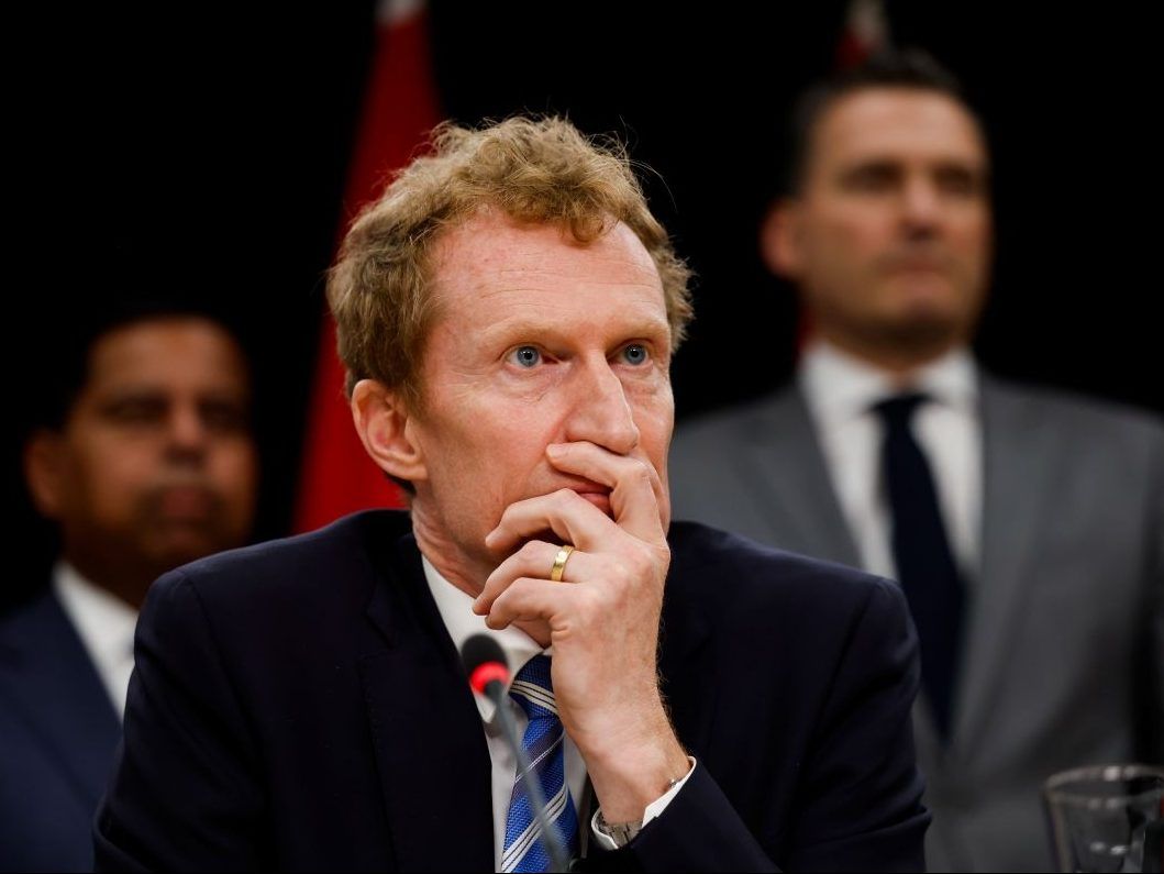 Bill C-34: Canada under-16 social media ban draws privacy red flags