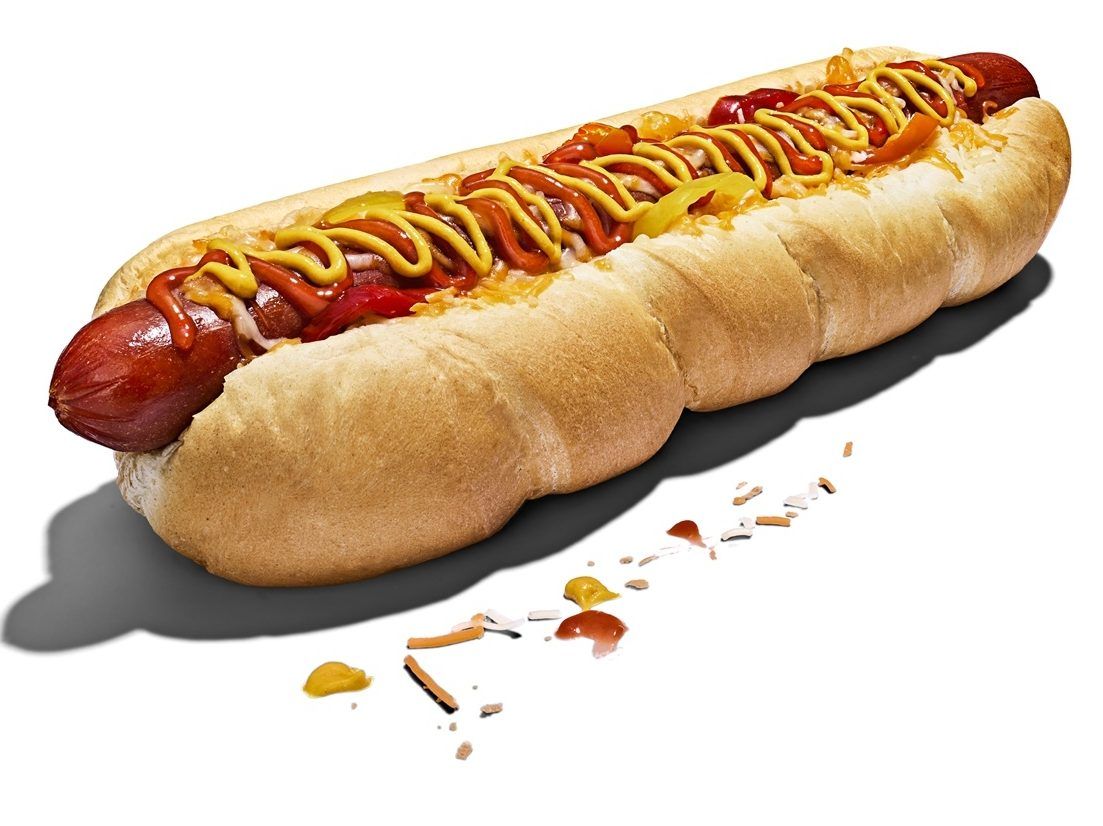 Subway Canada השיקה את ה-SubDog, נקניקיית בקר באורך רגל, עם תוספות הניתנות לבנייה.