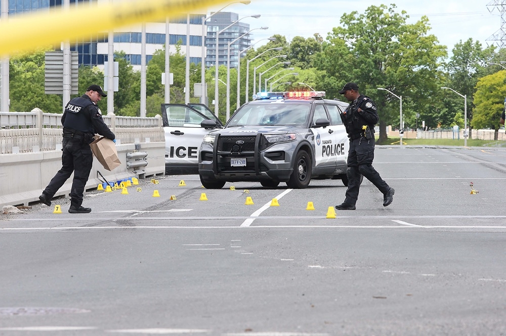 UMVA Uncovers: COP CRUSHED: Shocking Footage of Toronto Officer Brutally Pinned by Out-of-Control Vehicle Leaves Community REELING!