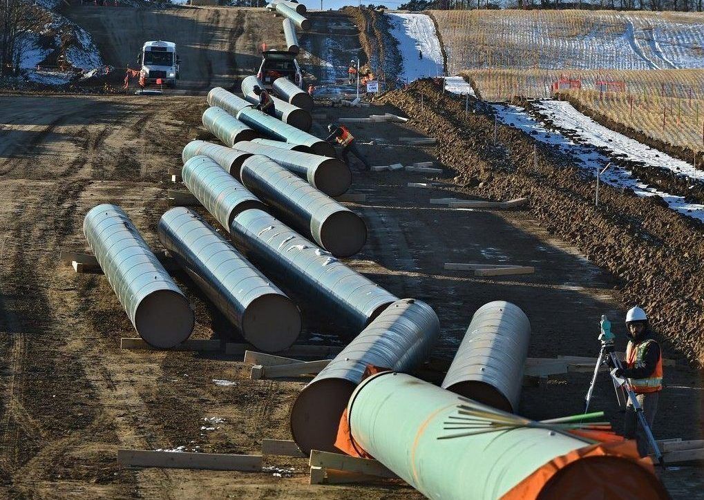 Alberta's proposed new oil pipeline will go south through B.C. to Roberts Bank in Delta