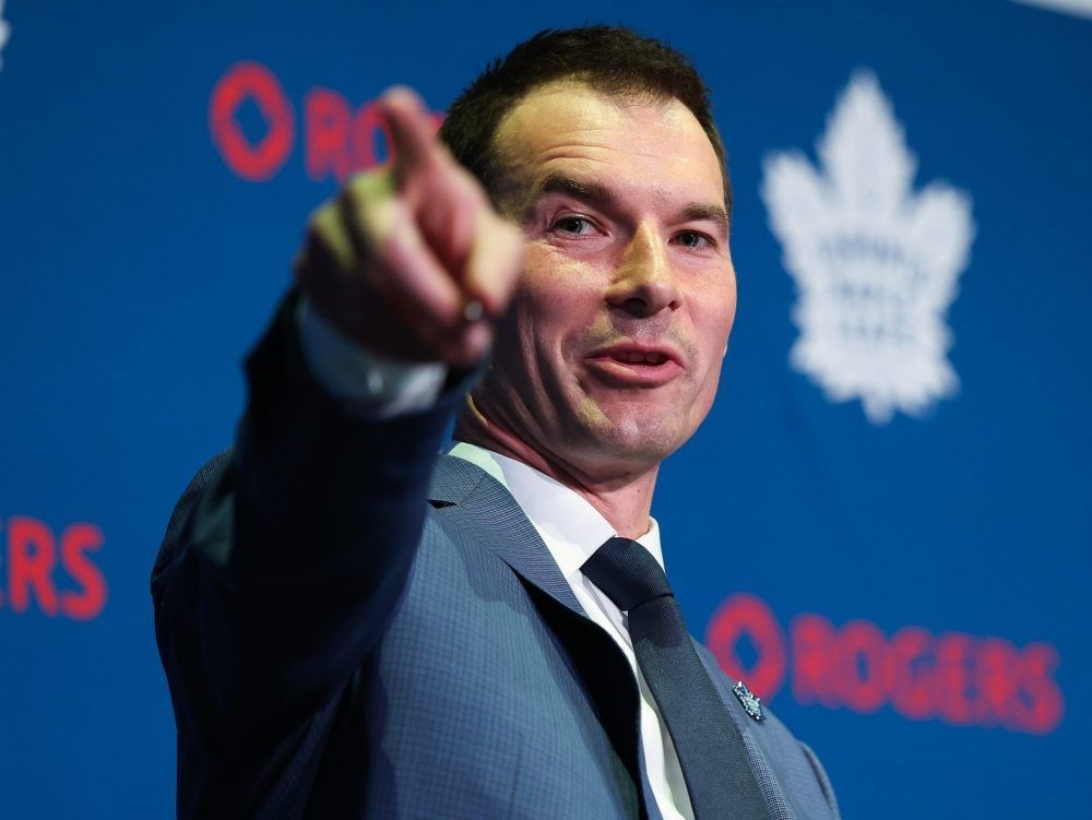 News of the day: Assistant GMs Wickenheiser, Metcalf out as Maple Leafs cut front office