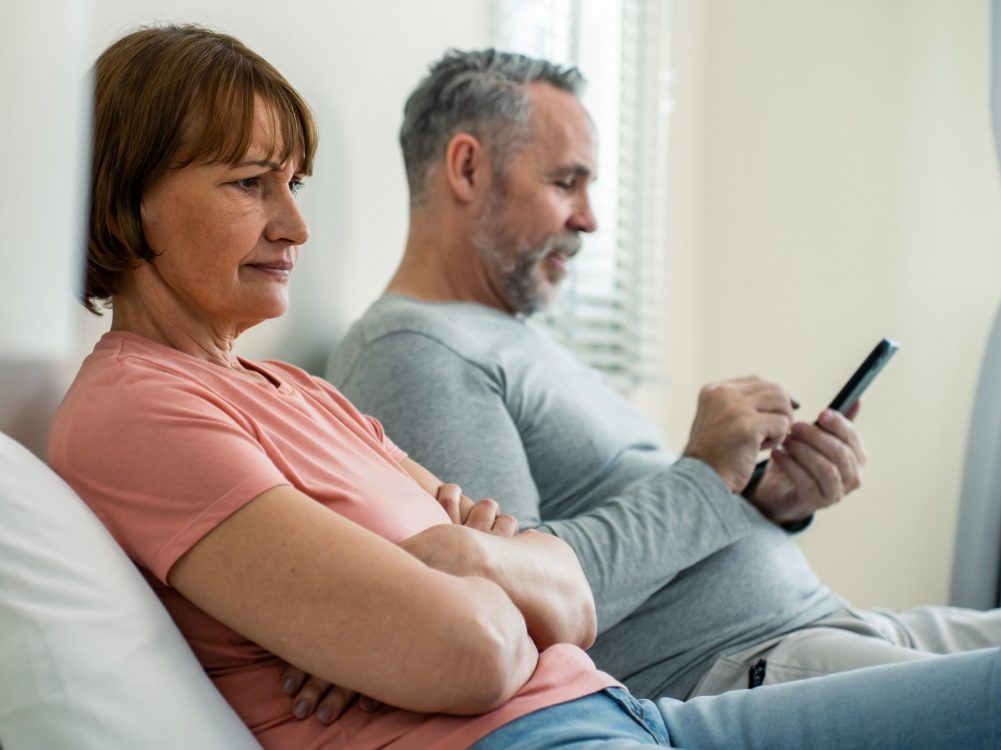 DEAR ABBY: Woman stuck in a rut after move to new area