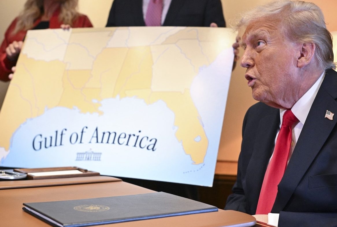  U.S. President Donald Trump speaks to the press after signing a proclamation renaming the Gulf of Mexico as the Gulf of America aboard Air Force One on Feb. 9, 2025.