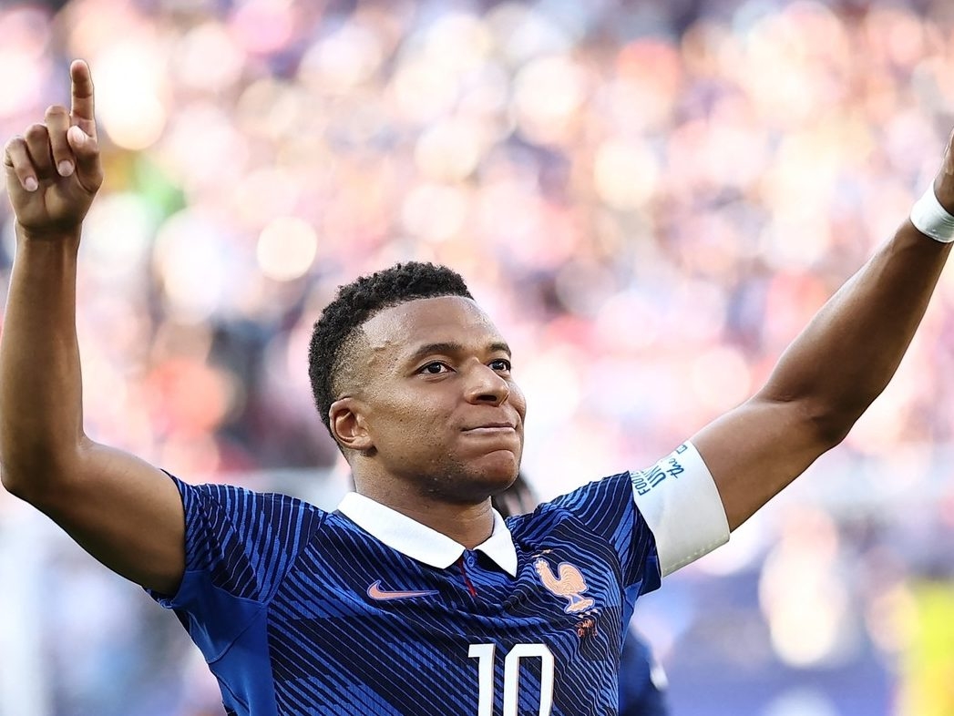 Mbappé Condemns Racist Remarks by Paraguayan Senator, Labels Attack 'Despicable'.