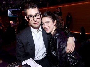 ג'ק אנטנוף ומרגרט קוואלי משתתפים בטקס פרסי ה-GRAMMY השנתי ה-64 ב-MGM Grand Garden Arena ב-3 באפריל 2022 בלאס וגאס, נבאדה.
