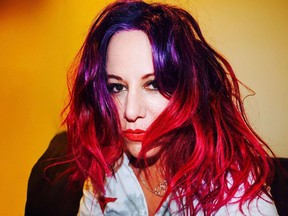 L7 bassist Jennifer Finch is battling brain cancer.