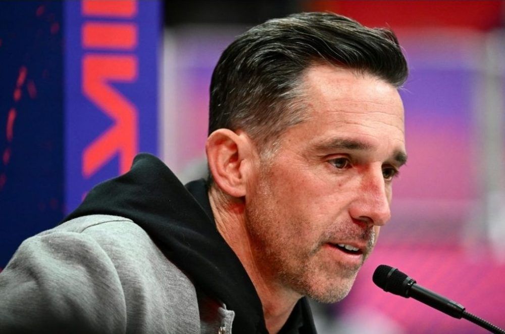 49ers head coach Shanahan injured in car crash