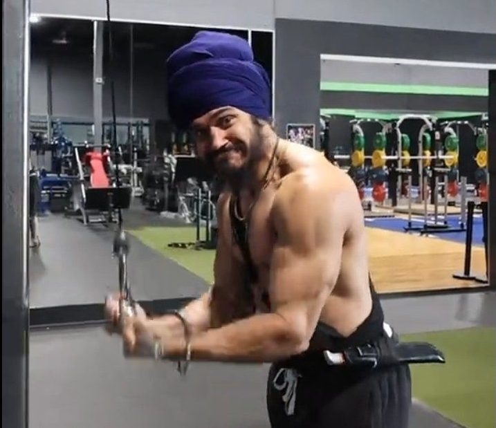 Ontario gym backs employee after Sikh patron expelled over turban