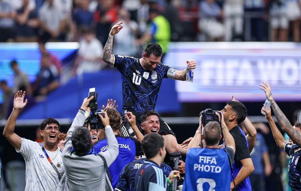 Argentina pulls off World Cup stunner against England to reach final