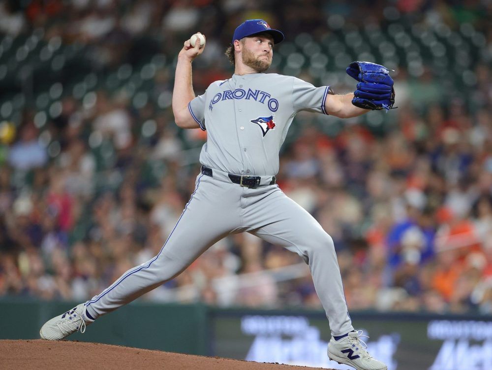 Trey Yesavage exits with knee discomfort in Blue Jays’ loss to Astros