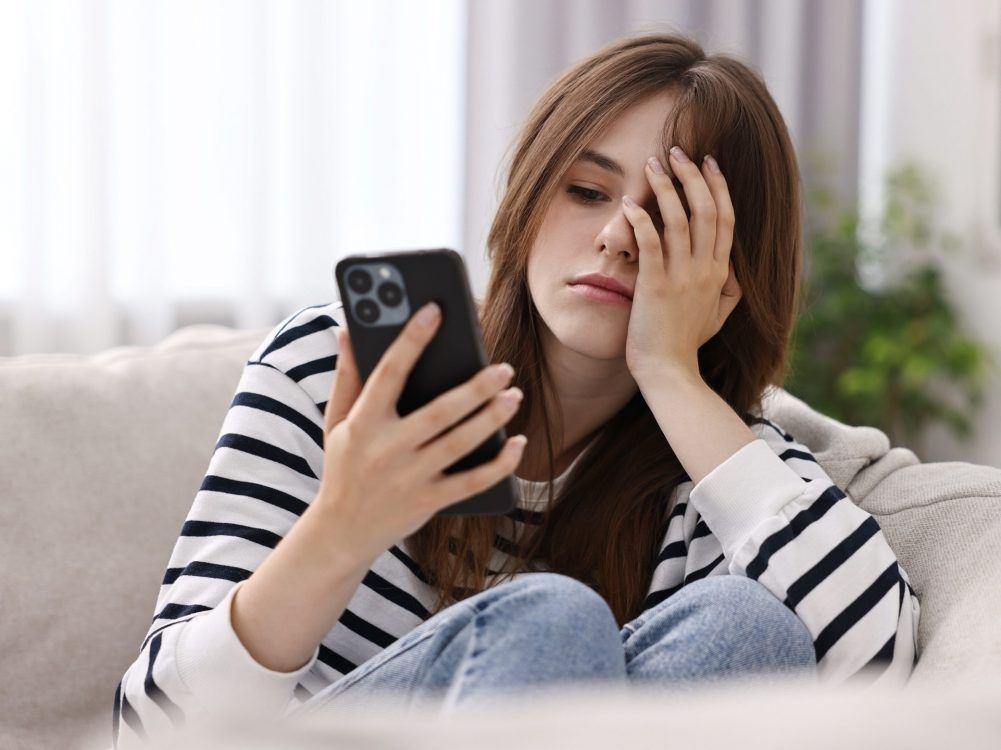 DEAR ABBY: Visiting niece starts smear campaign against her dad