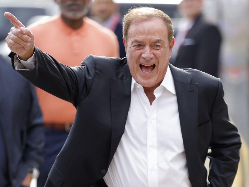 Al Michaels cracks joke about Trump's Lake Ontario renaming during NFL broadcast