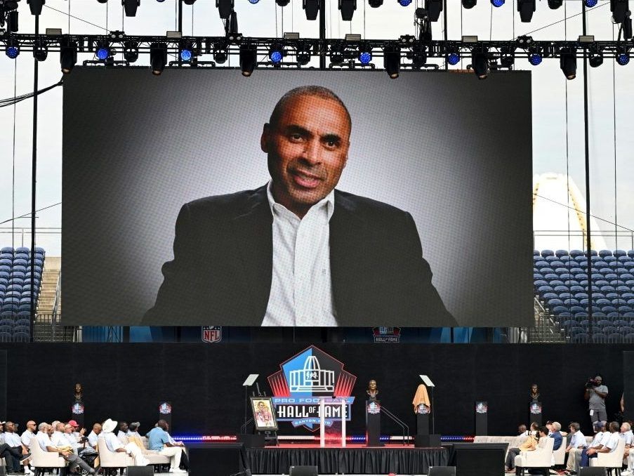 NFL legend Roger Craig reveals dementia diagnosis at Hall of Fame induction