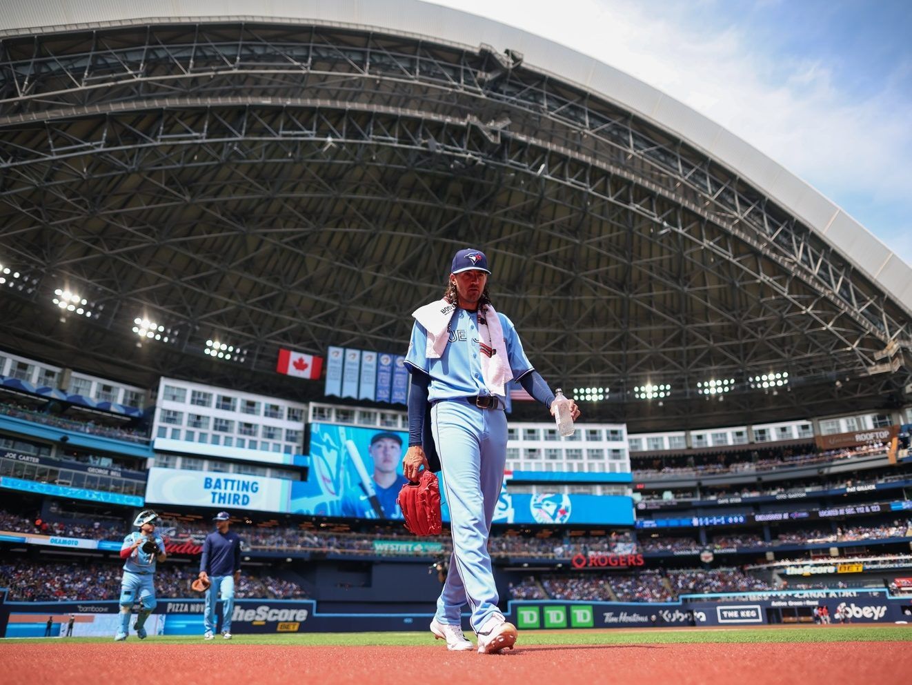 BREAKING: Blue Jays deal Kevin Gausman to Cubs as trade deadline sell-off begins