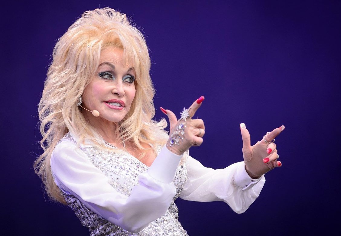 Stars react to Dolly Parton’s death: ‘The world feels a lot less sparkly’
