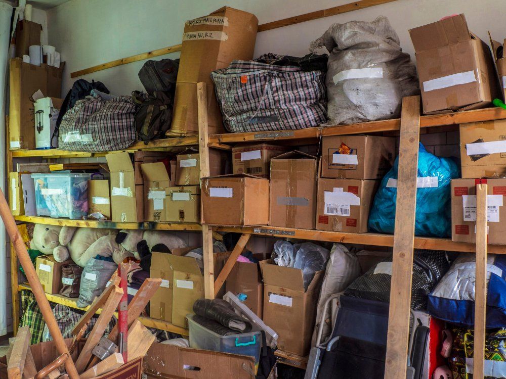 12 tips for using open storage without adding to clutter