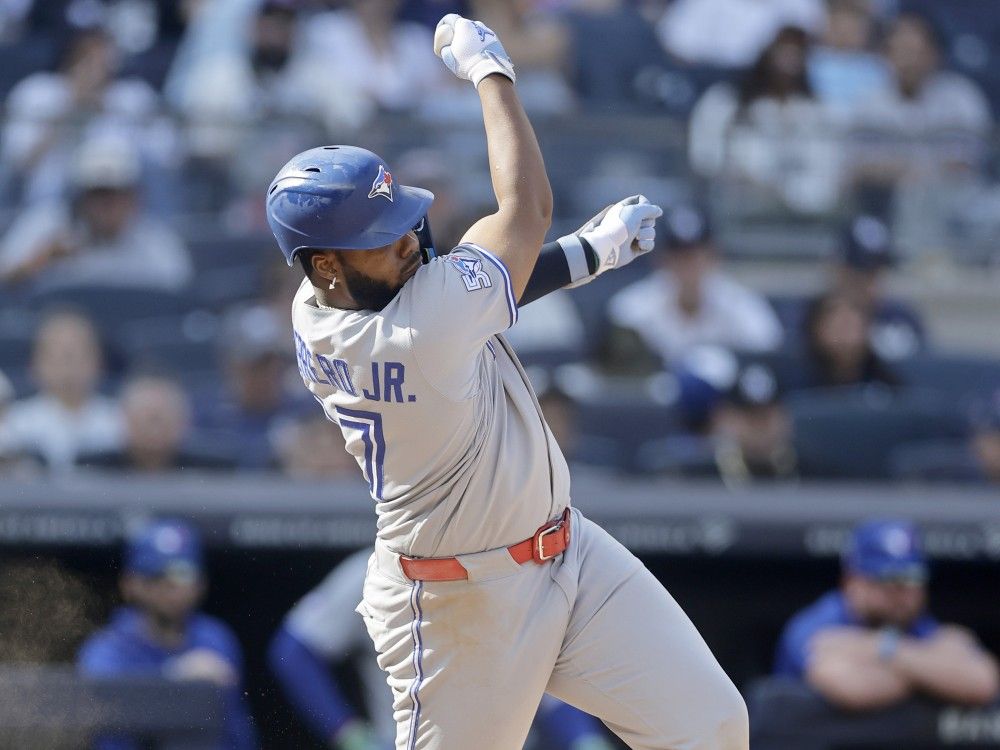 Blue Jays survive late-game scare to beat Yankees in New York