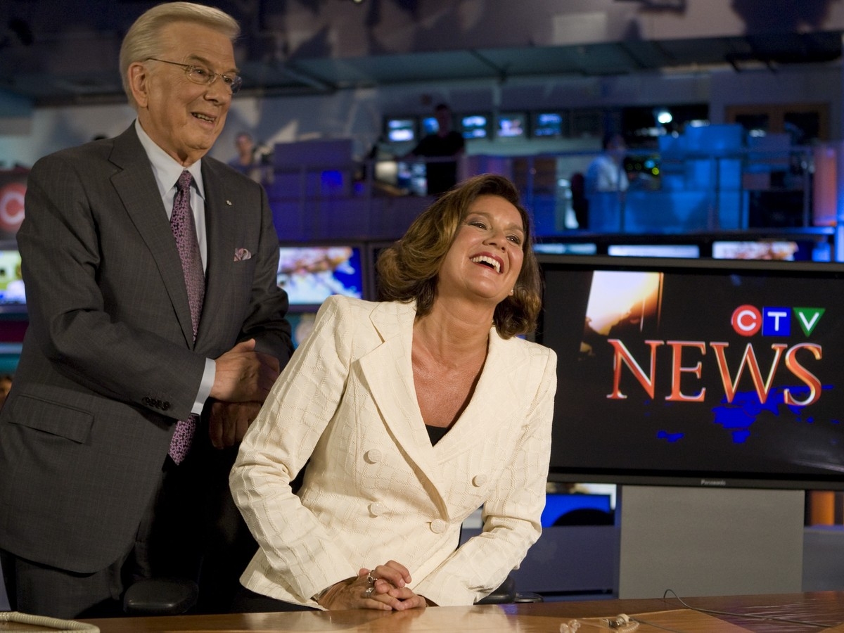  Lloyd Robertson handed over the anchor chair to Lisa LaFlamme in 2010.