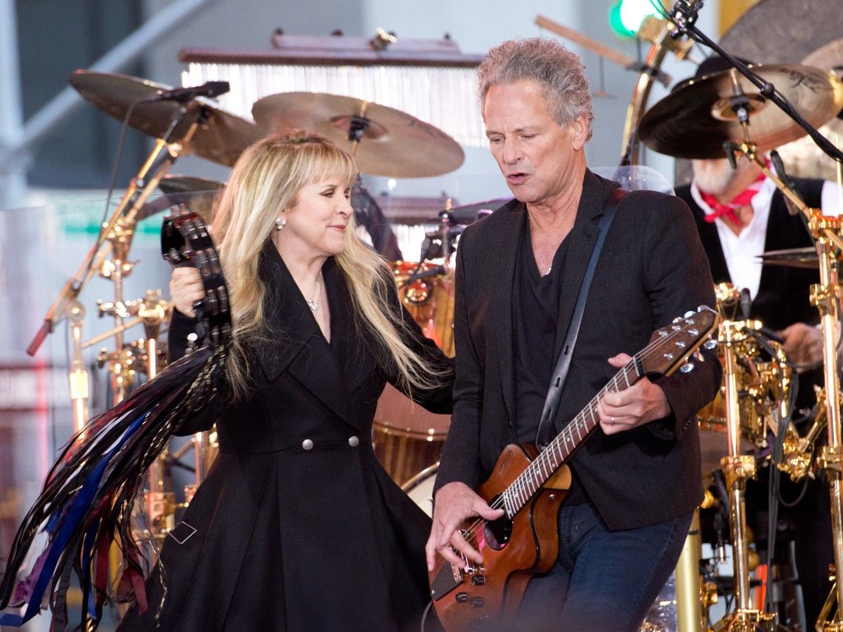 Stevie Nicks and Lindsey Buckingham of Fleetwood Mac perform on NBC's "Today" on Oct. 9, 2014 in New York.