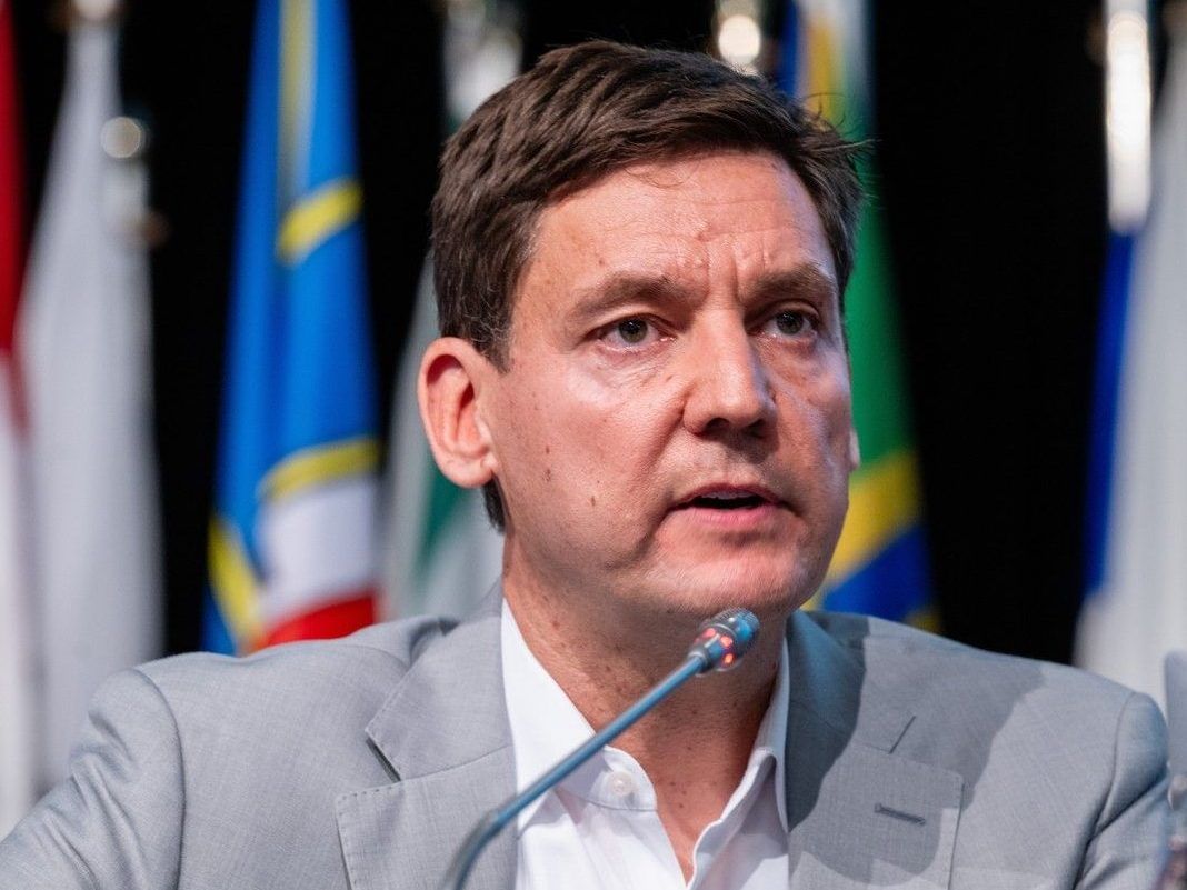 EDITORIAL: Has David Eby done a David Peterson?