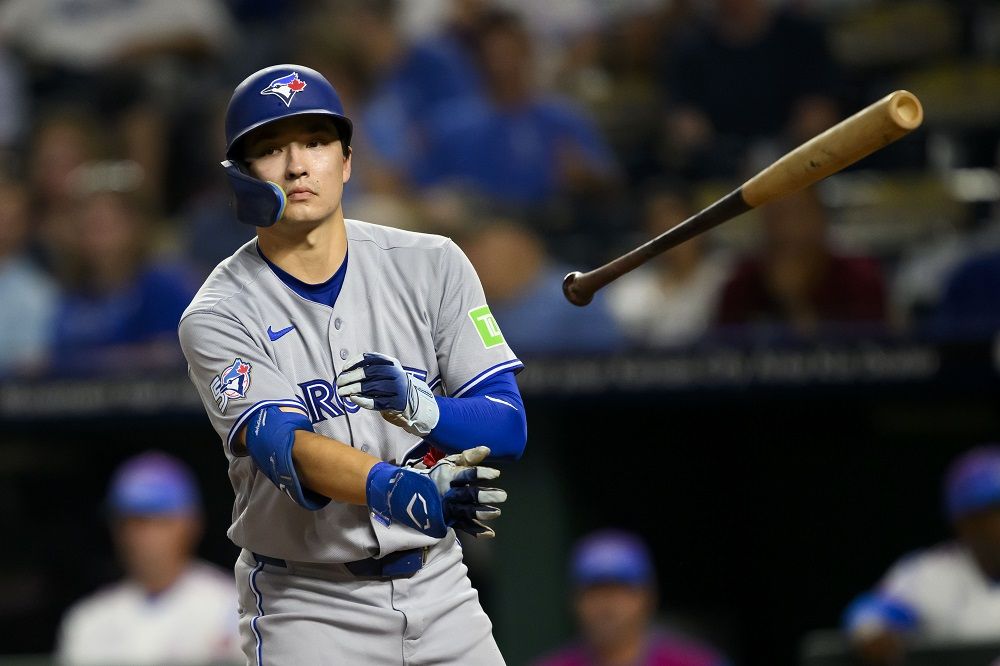 Blue Jays’ winning record vaults them into a tie with Cleveland for a playoff wild card