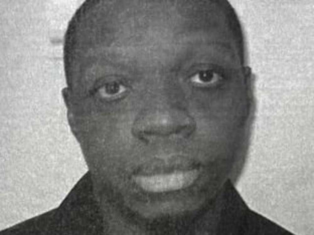 Elopee wanted by cops after escaping from CAMH; man shot in North York