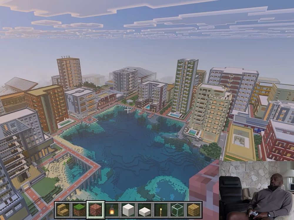 Former Pittsburgh Steelers coach Mike Tomlin shares his Minecraft city.