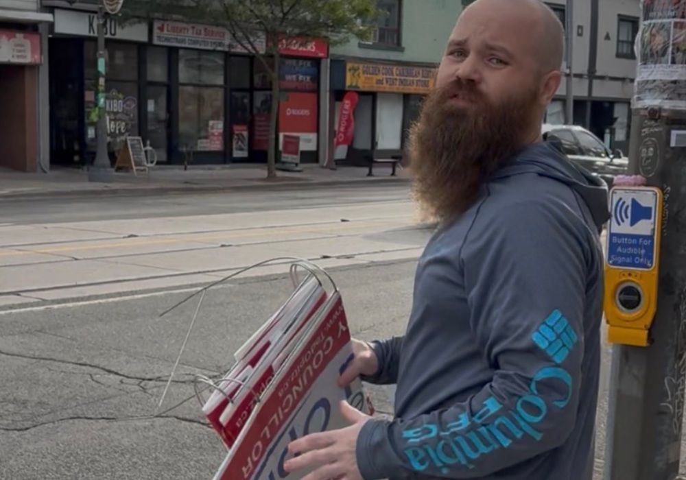 Toronto man accused of stealing hundreds of election signs in Etobicoke