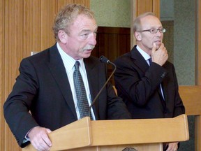 Phil Sheegl (left) is the City of Winnipeg's new chief administrative officer. At right is Mayor Sam Katz. (Winnipeg Sun)