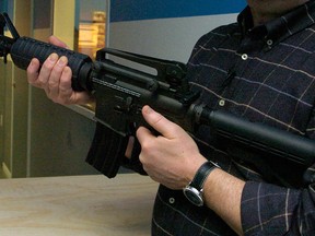 A file photo shows an airsoft gun — which looks a lot like the real thing. (Winnipeg Sun/Postmedia files)
